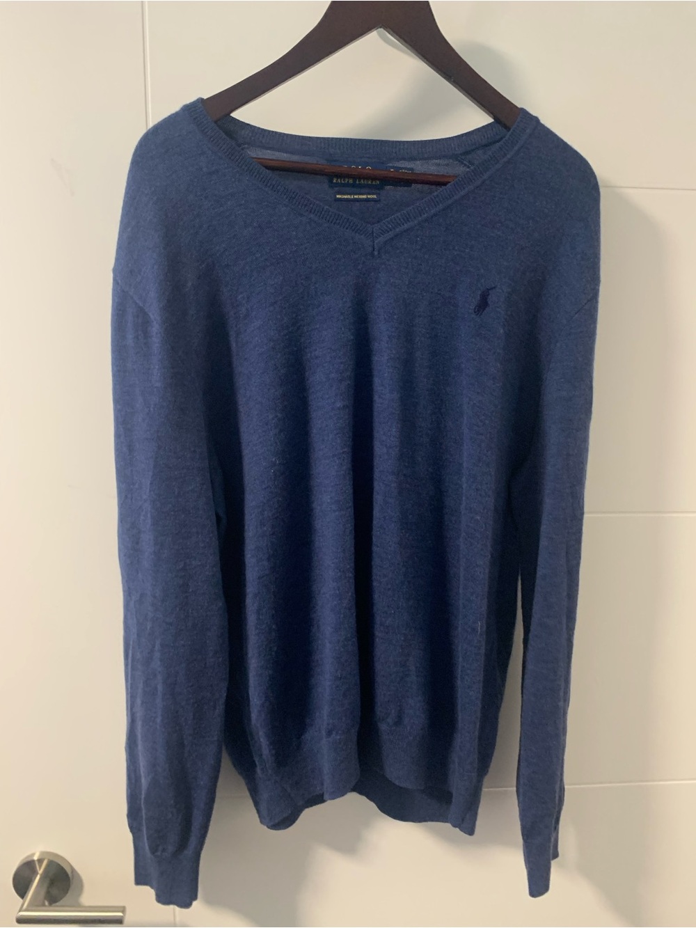 Ralph Lauren Men’s V-Neck Sweater - Navy A13
